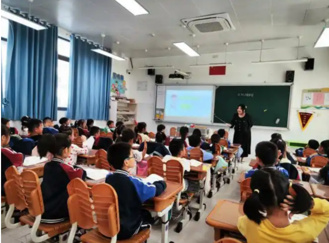 勞動(dòng)教育課程體系加強(qiáng)學(xué)生動(dòng)手能力實(shí)踐能力和創(chuàng)新能力的培養(yǎng)