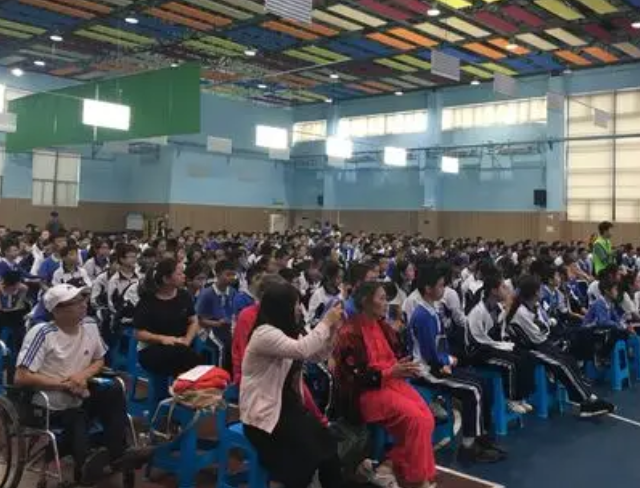 落實根底教育階段積極推進殘疾學生享有15年免費教育